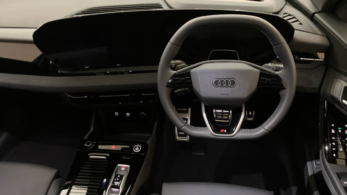 Audi Q6 315kW Quattro 100kWh Black Edition 5dr Auto Electric Estate - Image 9